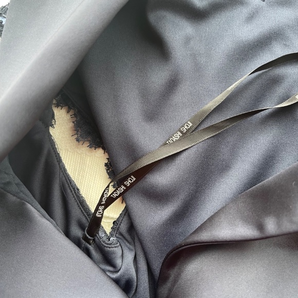 Beautiful Navy Dress with Cap Sleeves and Beaded Lace Bodice - Picture 11 of 12